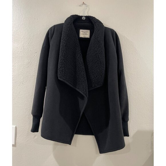 Abercrombie & fitch Womens Black Fuzzy Sweater/Cardigan/Jacket size Small - Picture 1 of 8